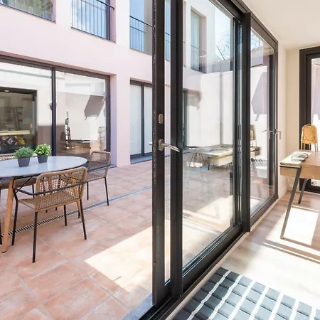 Petit Luxe Tobella Baixos Terrassa